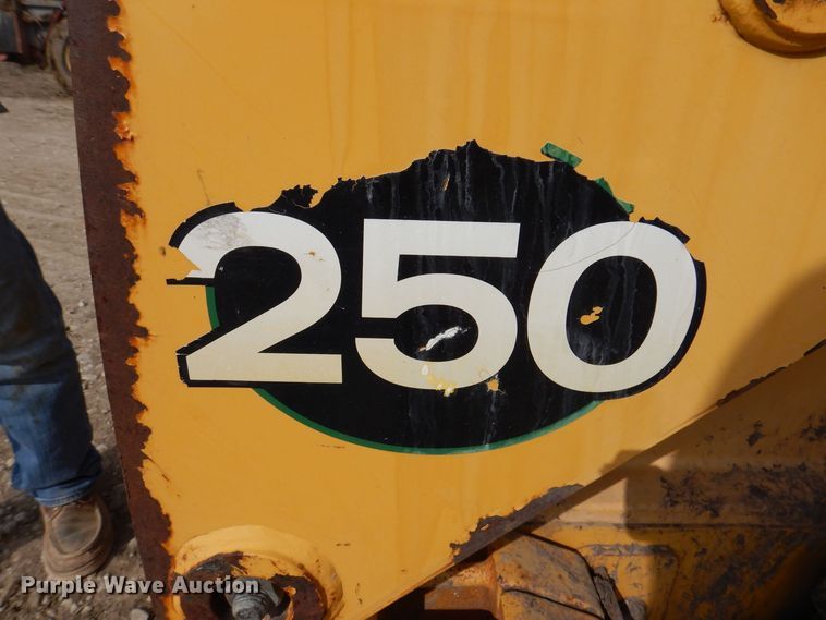 image for item MO9602 2002 John Deere 250  skid steer loader