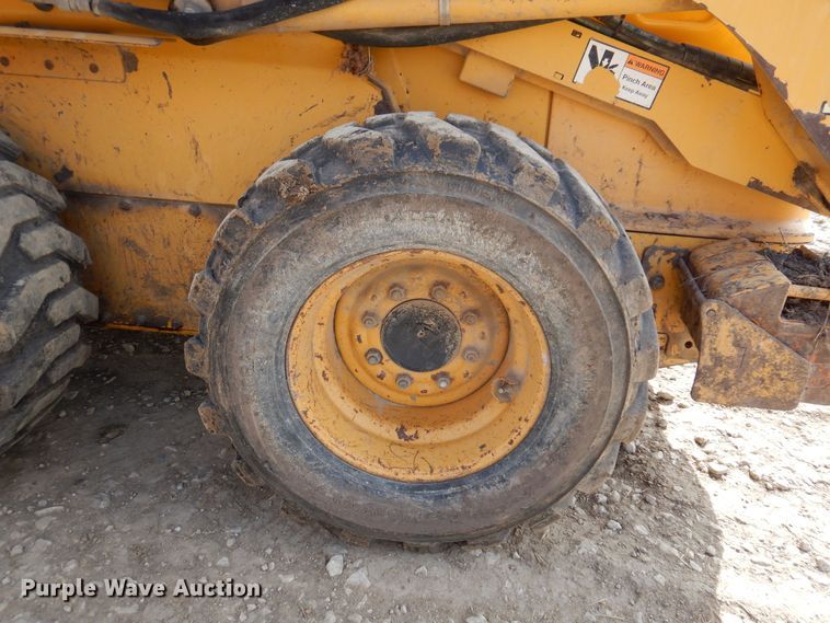 image for item MO9602 2002 John Deere 250  skid steer loader