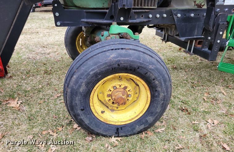 image for item MO9614 1963 John Deere 4010  tractor