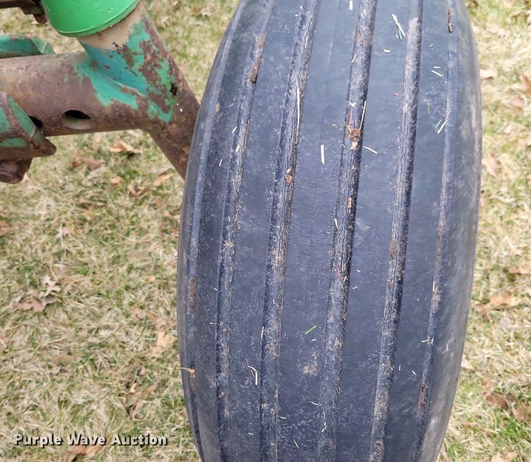 image for item MO9614 1963 John Deere 4010  tractor