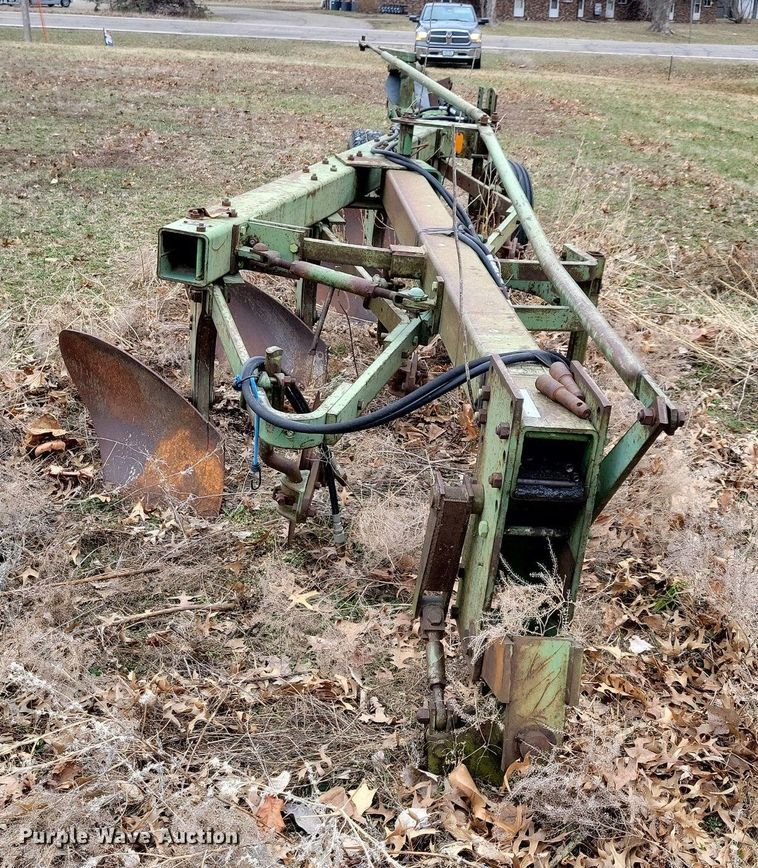 image for item MO9616 John Deere 1350-1450  four bottom plow