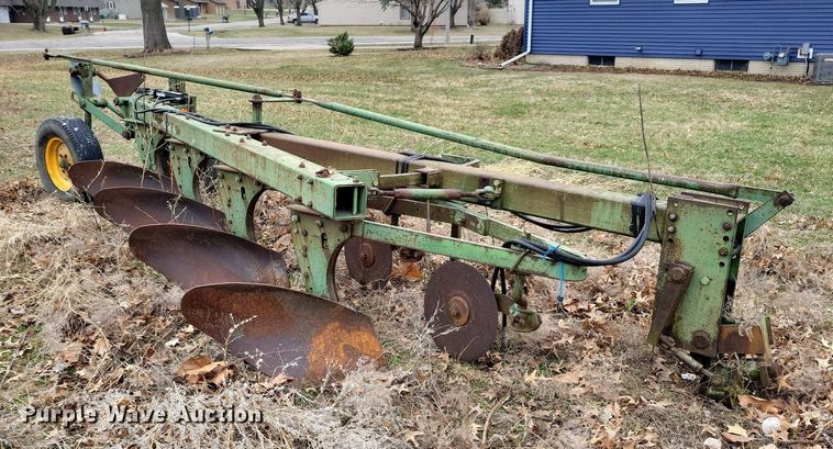 image for item MO9616 John Deere 1350-1450  four bottom plow