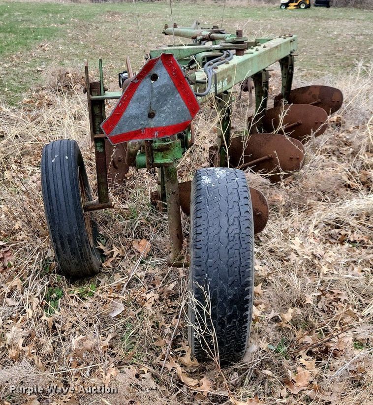 image for item MO9616 John Deere 1350-1450  four bottom plow