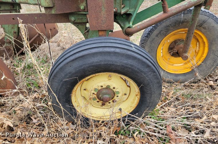 image for item MO9616 John Deere 1350-1450  four bottom plow
