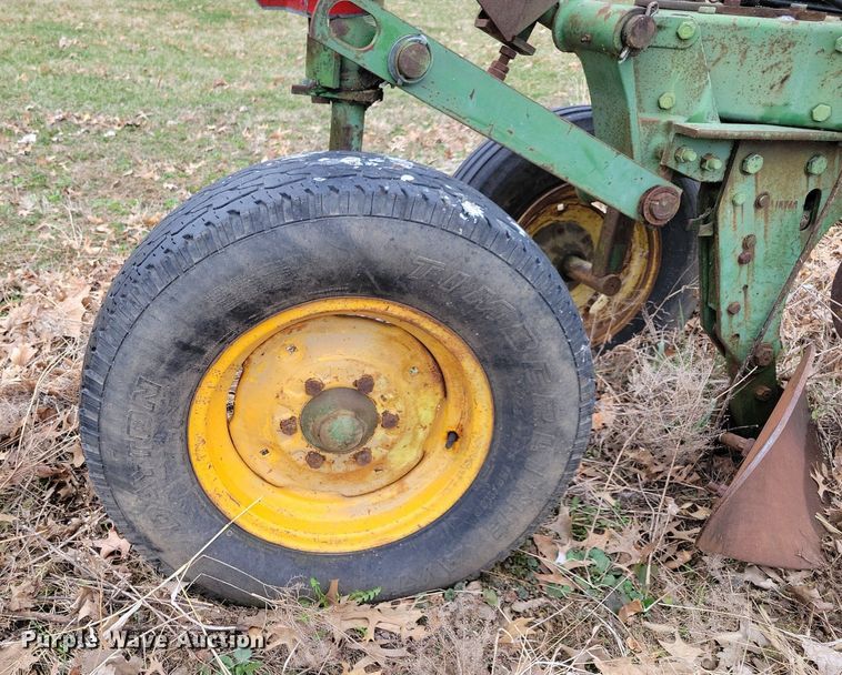 image for item MO9616 John Deere 1350-1450  four bottom plow