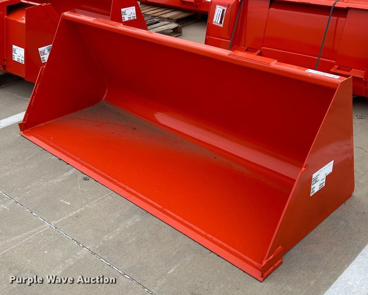 image for item MQ9884 Kubota M1815  83"W bucket
