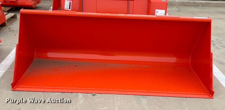 image for item MQ9884 Kubota M1815  83"W bucket