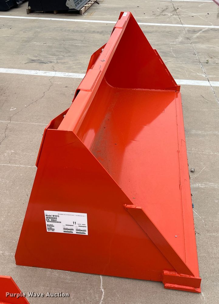 image for item MQ9884 Kubota M1815  83"W bucket