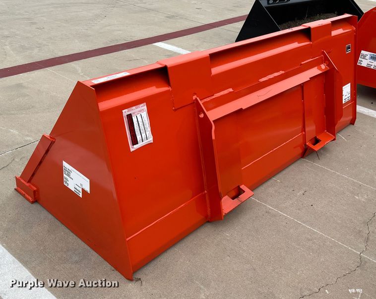 image for item MQ9884 Kubota M1815  83"W bucket