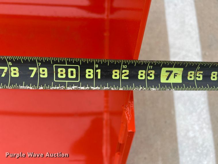 image for item MQ9884 Kubota M1815  83"W bucket