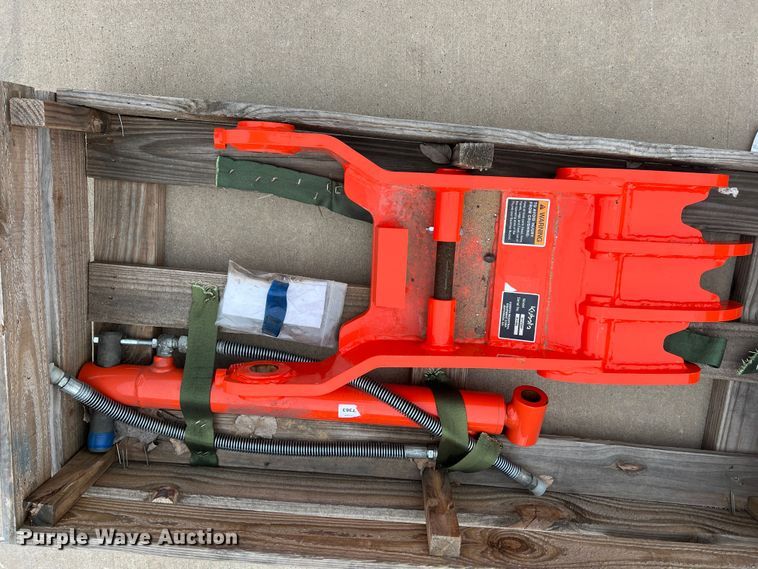 image for item MQ9892 Kubota BT4599  hydraulic thumb