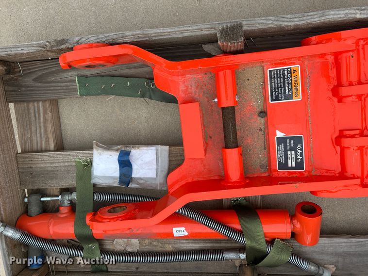 image for item MQ9892 Kubota BT4599  hydraulic thumb