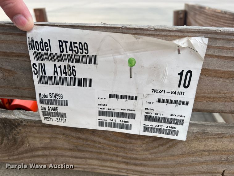 image for item MQ9892 Kubota BT4599  hydraulic thumb