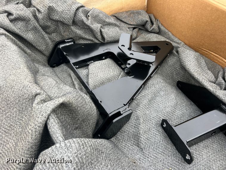 image for item MQ9895 Curtis V5008  72"W snow plow