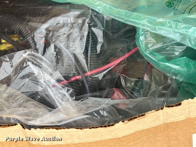 image for item MQ9895 Curtis V5008  72"W snow plow