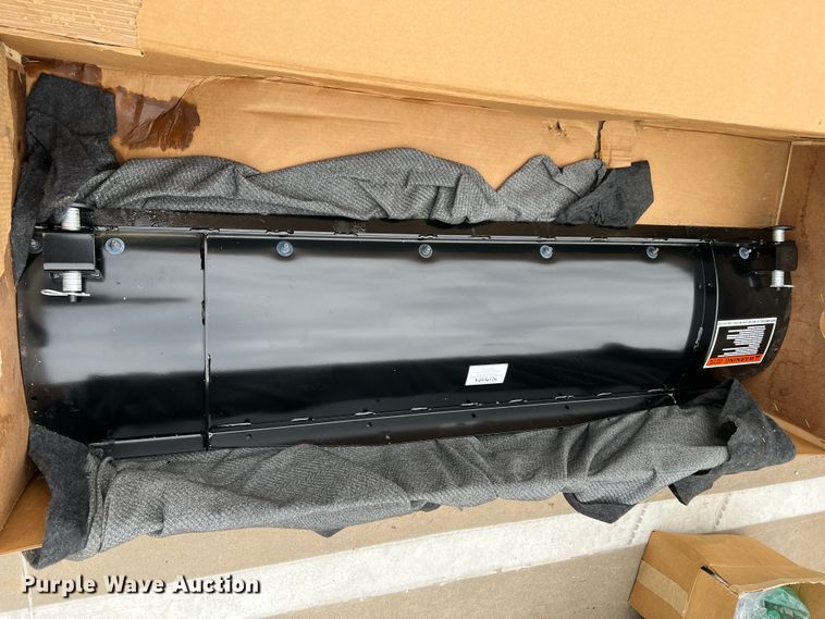 image for item MQ9895 Curtis V5008  72"W snow plow