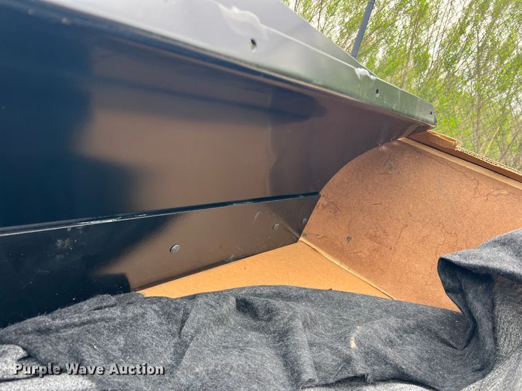 image for item MQ9895 Curtis V5008  72"W snow plow