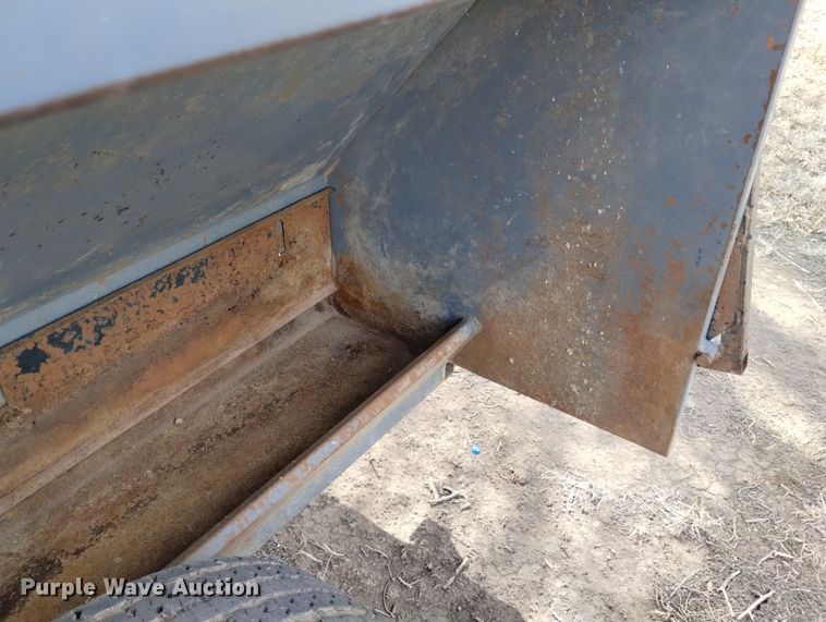 image for item MR9777 L-H  creep feeder