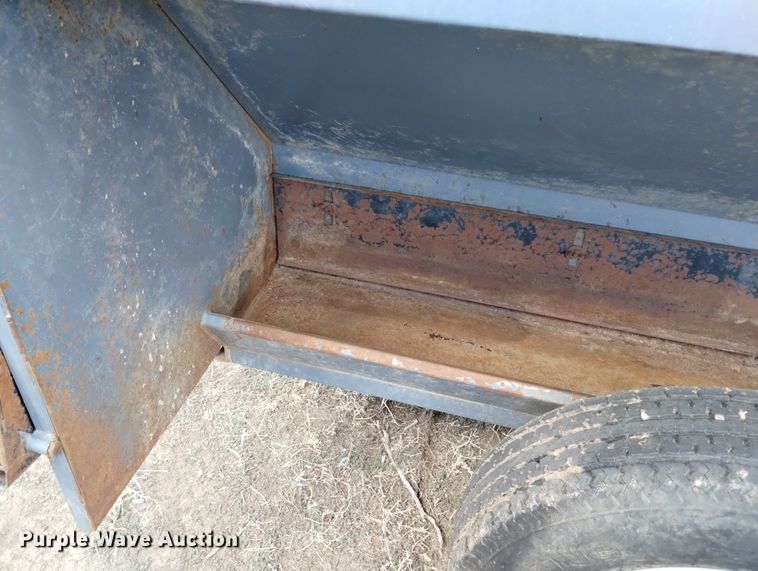 image for item MR9777 L-H  creep feeder