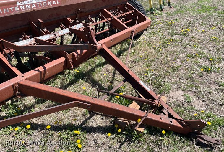 image for item MS9563 International Harvester  grain drill