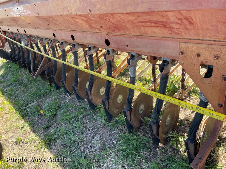 image for item MS9563 International Harvester  grain drill