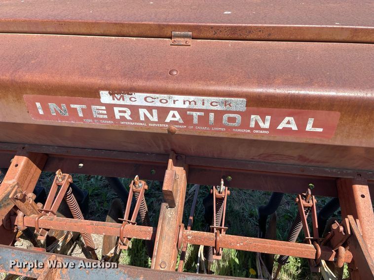 image for item MS9563 International Harvester  grain drill