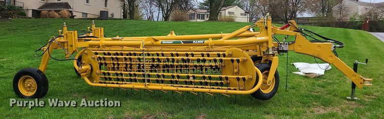 image for item MX9629 2019 Vermeer R2300  hay rake