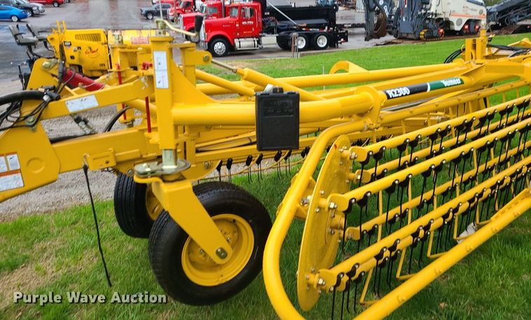 image for item MX9629 2019 Vermeer R2300  hay rake