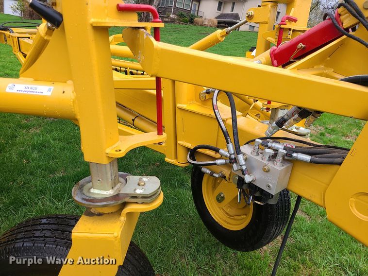 image for item MX9629 2019 Vermeer R2300  hay rake