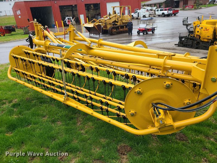 image for item MX9629 2019 Vermeer R2300  hay rake