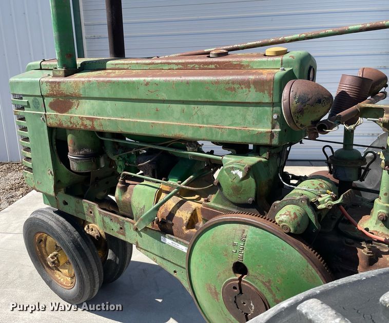 image for item MY9147 1947 John Deere GM  tractor