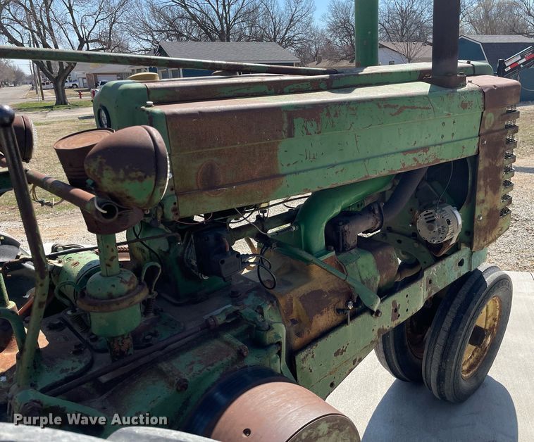 image for item MY9147 1947 John Deere GM  tractor