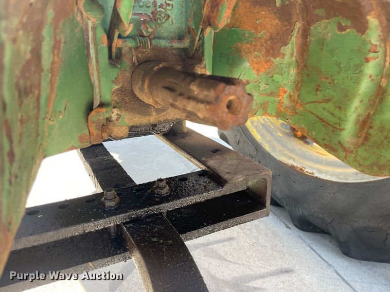 image for item MY9147 1947 John Deere GM  tractor