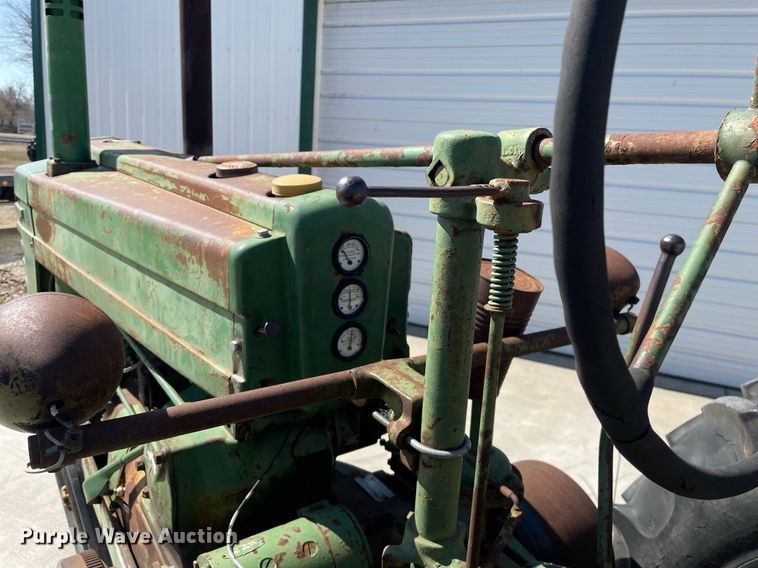 image for item MY9147 1947 John Deere GM  tractor