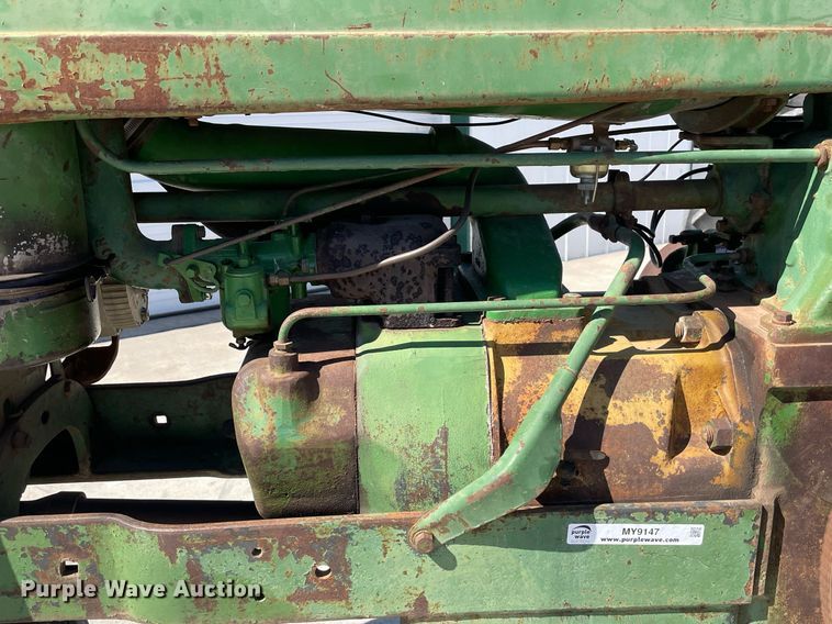 image for item MY9147 1947 John Deere GM  tractor