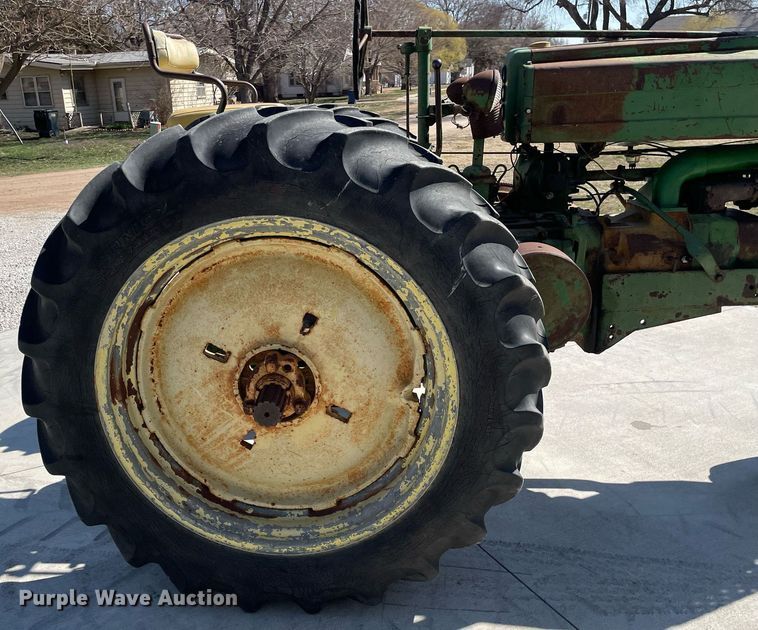 image for item MY9147 1947 John Deere GM  tractor