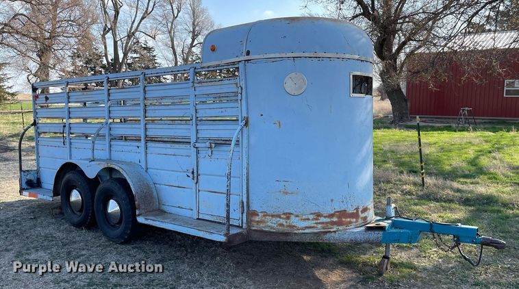 image for item MY9226 1974 W-W  livestock trailer