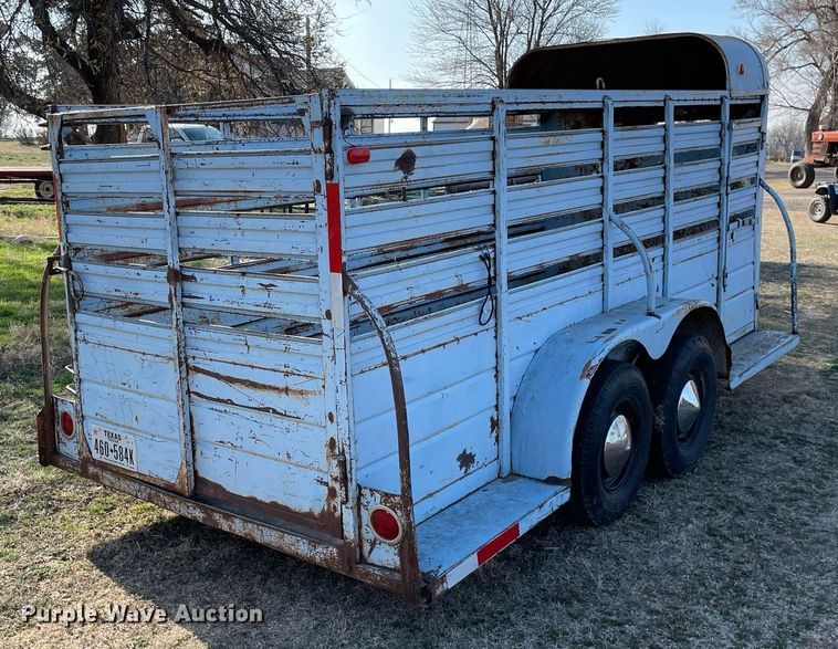 image for item MY9226 1974 W-W  livestock trailer