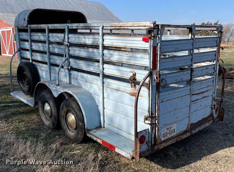 image for item MY9226 1974 W-W  livestock trailer