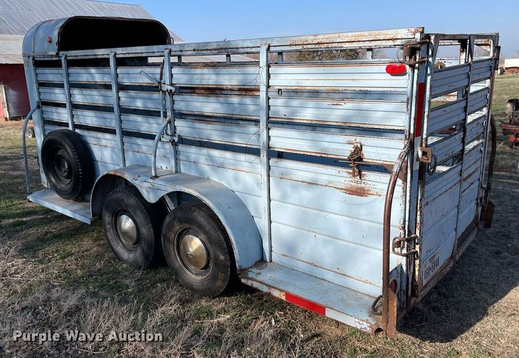 image for item MY9226 1974 W-W  livestock trailer
