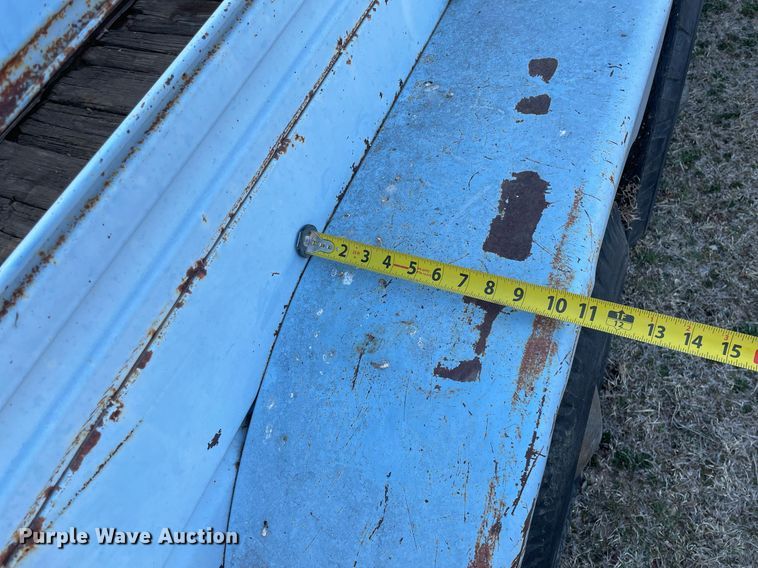 image for item MY9226 1974 W-W  livestock trailer