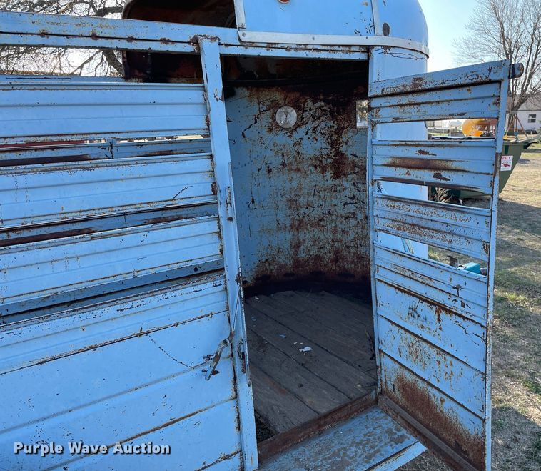 image for item MY9226 1974 W-W  livestock trailer