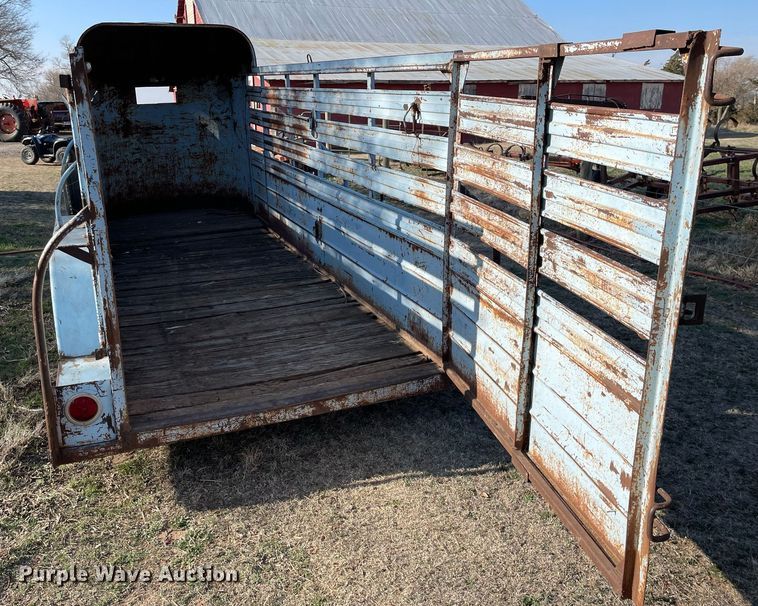 image for item MY9226 1974 W-W  livestock trailer