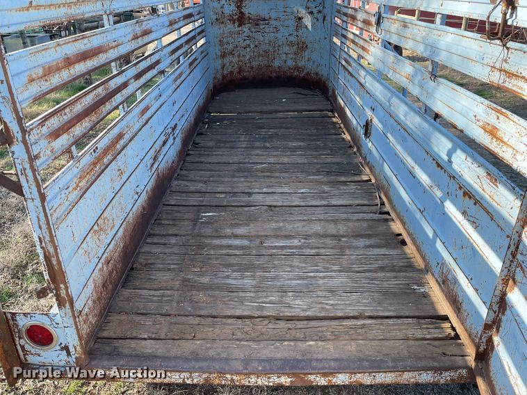 image for item MY9226 1974 W-W  livestock trailer