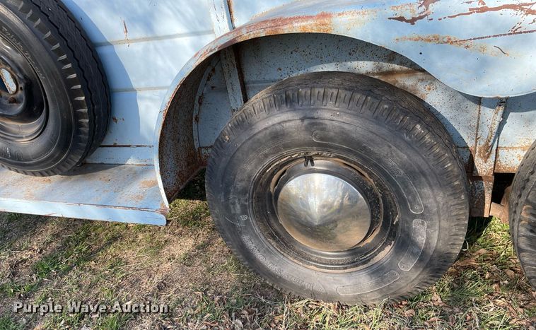 image for item MY9226 1974 W-W  livestock trailer