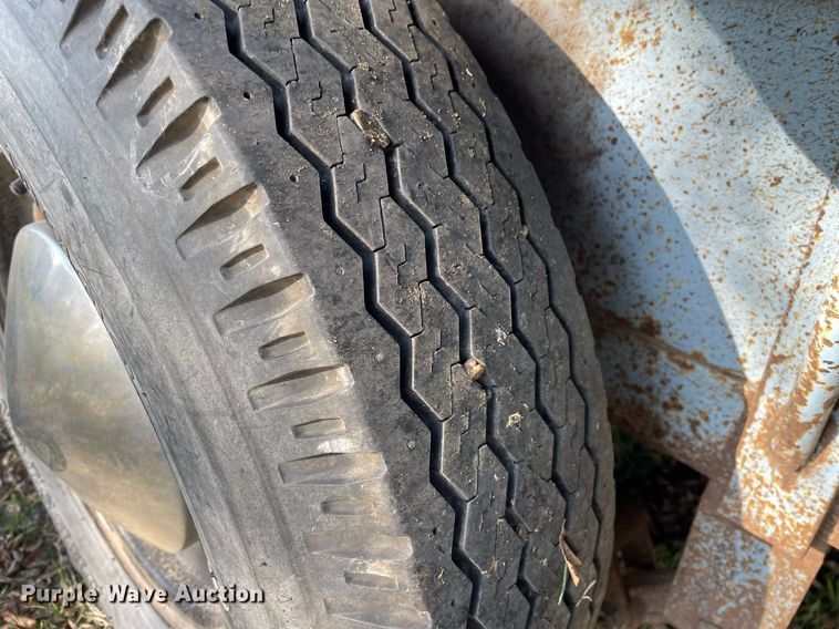 image for item MY9226 1974 W-W  livestock trailer