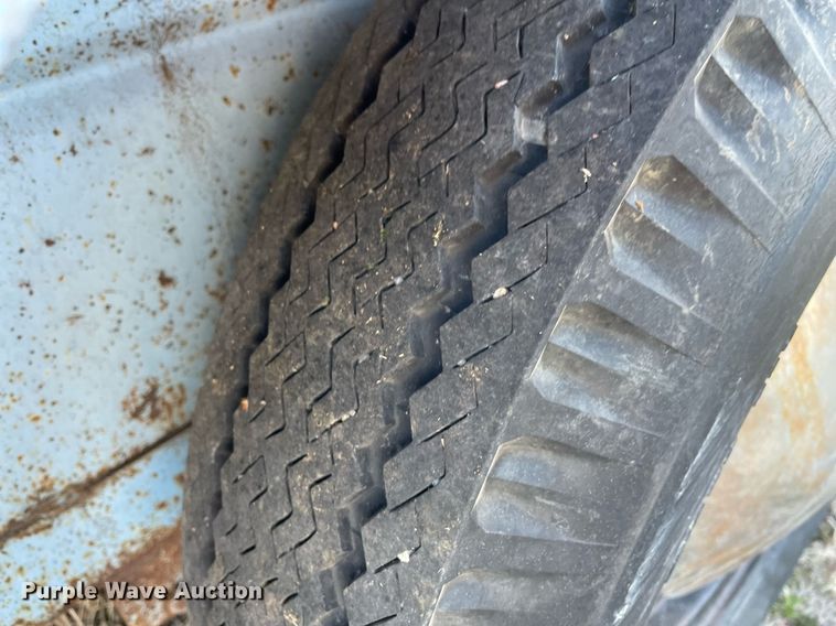 image for item MY9226 1974 W-W  livestock trailer