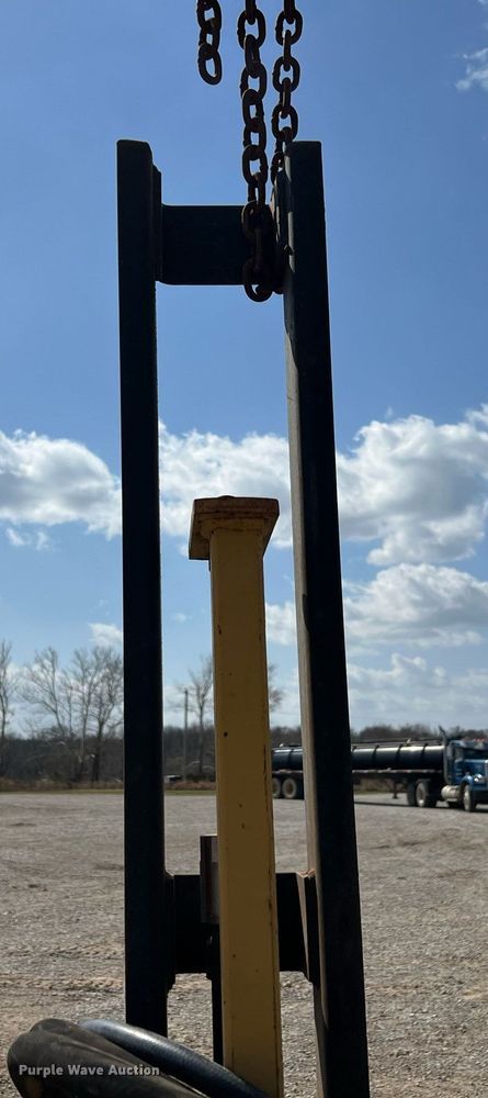 image for item MY9615 Price Bros  post driver