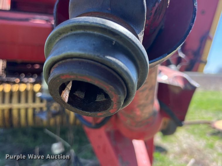 image for item MY9616 1988 New Holland 855  round baler