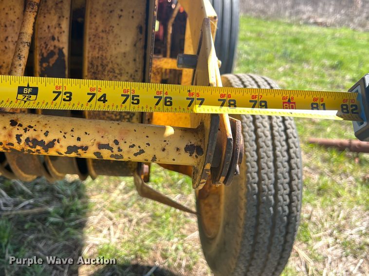 image for item MY9616 1988 New Holland 855  round baler